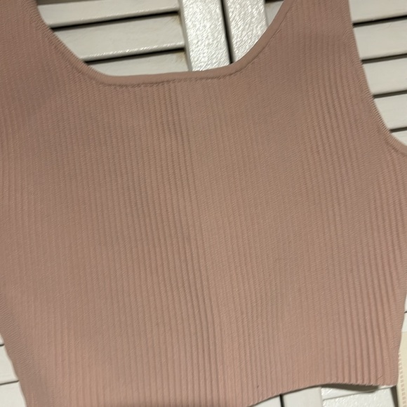 NWT Cozi Crop - Picture 2 of 4